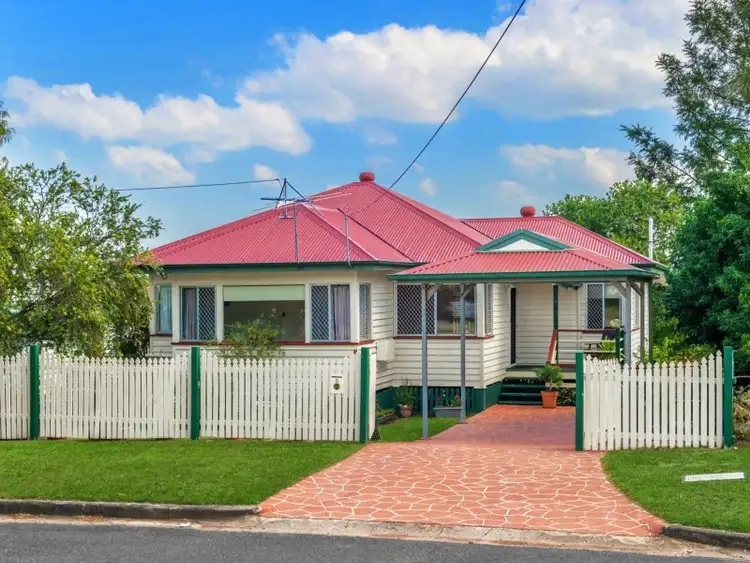 8 Dundonald Street, Everton Park QLD 4053
