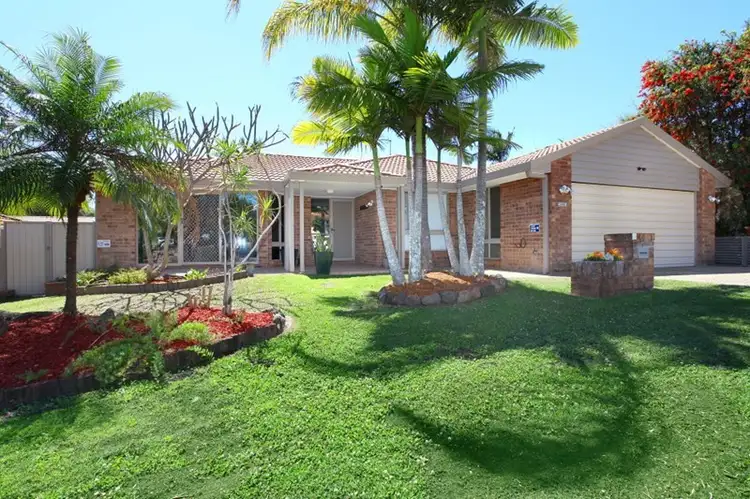 4 Macedon Close