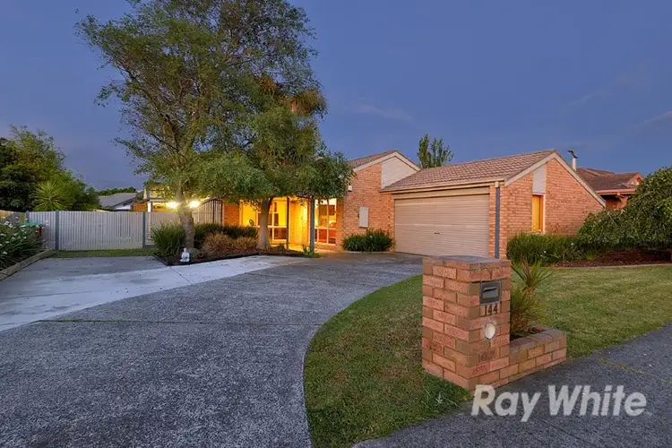 144 Lawless Drive, Cranbourne North VIC 3977