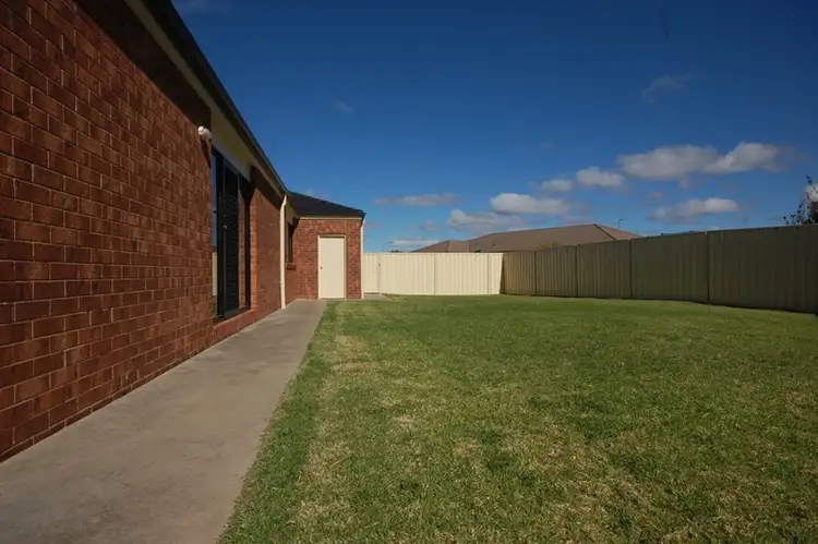 Seventh view of Homely house listing, 8 Alex Court, Griffith NSW 2680