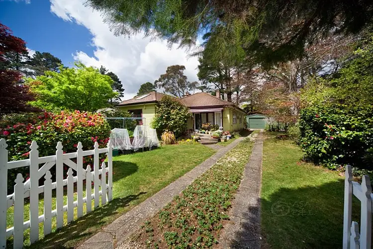117 Govetts Leap Road, Blackheath NSW 2785