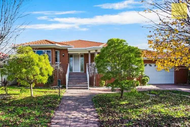 11 Brighton Place, Taylors Hill VIC 3037
