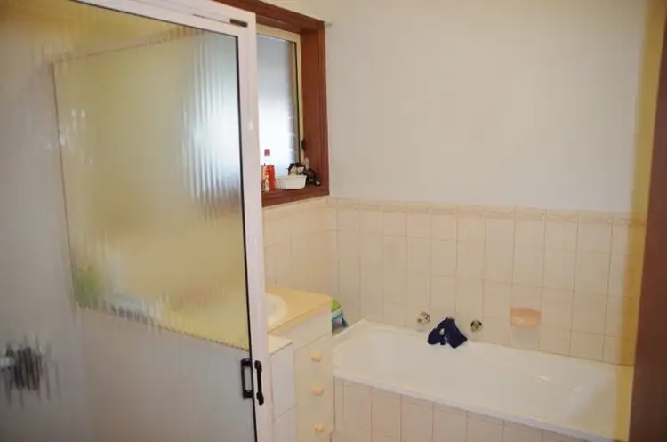 Seventh view of Homely house listing, 10A Cedar Avenue, Renmark SA 5341