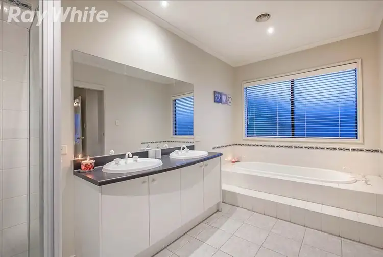Seventh view of Homely house listing, 7 Isabelle Court, Mill Park VIC 3082