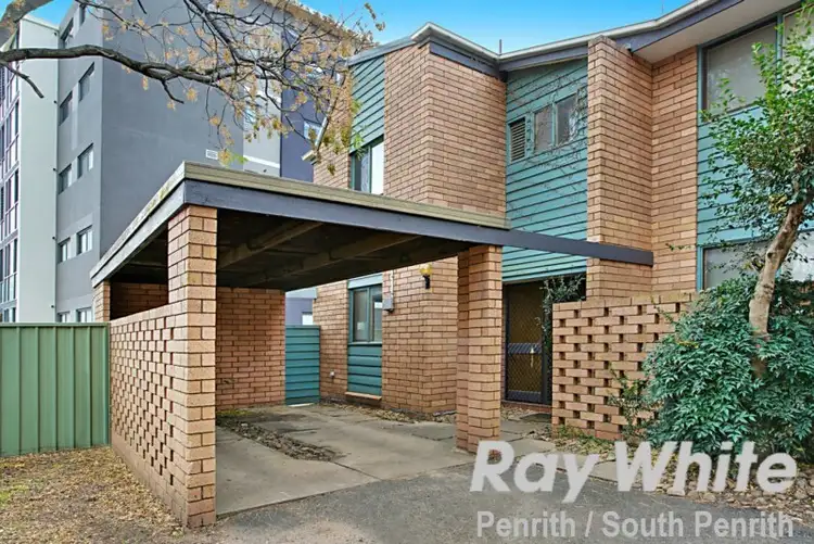 1/4 De Vilnits Parade, Penrith NSW 2750