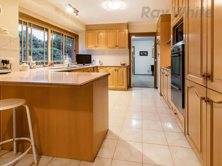 Fourth view of Homely house listing, 1 Haynes Court, Aspendale Gardens VIC 3195