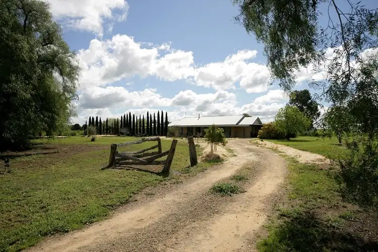60-62 Cleek Street, Currawarna NSW 2650