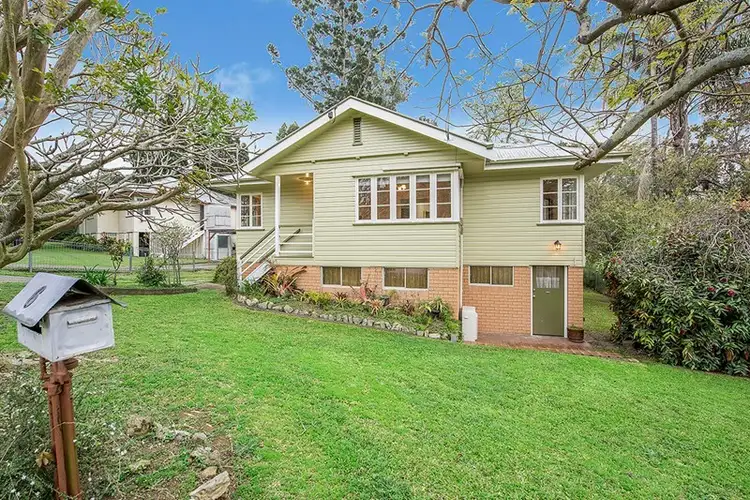 6 Sapphire Street, Holland Park QLD 4121