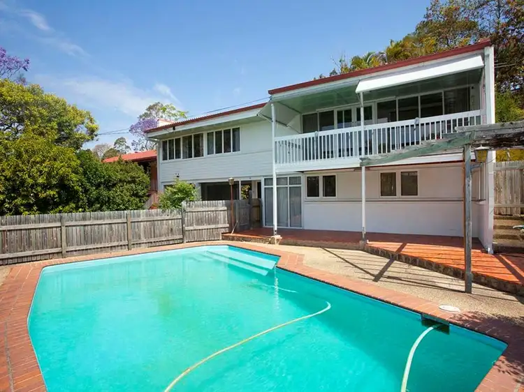 16 Holdway Street, Kenmore QLD 4069