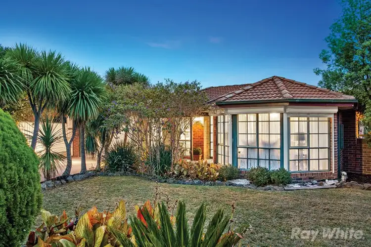 4 Doyle Place, Endeavour Hills VIC 3802