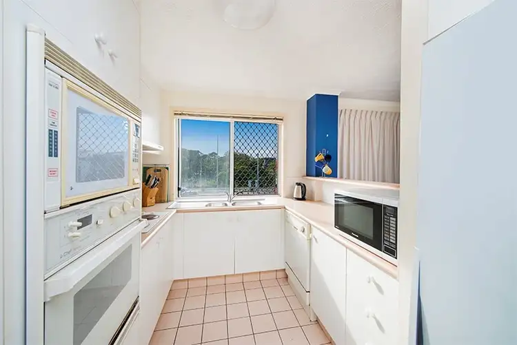 Fourth view of Homely unit listing, 8/32 Second Avenue, Broadbeach QLD 4218