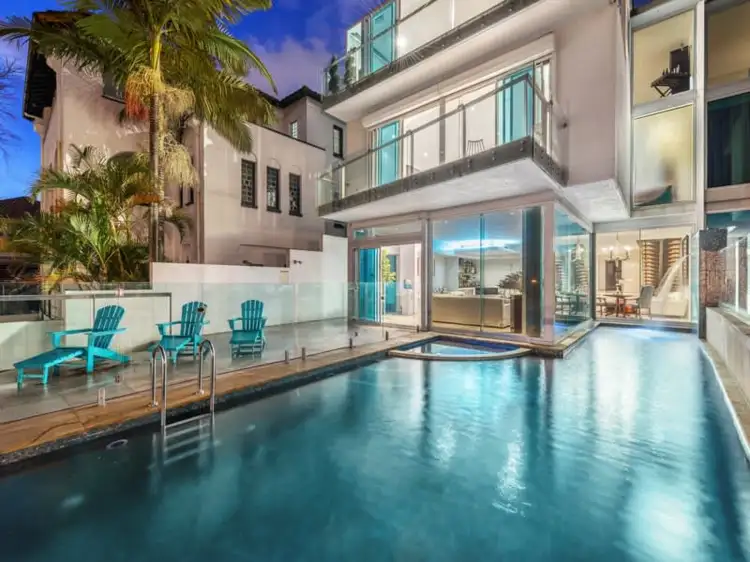 23 Hillside Crescent, Hamilton QLD 4007