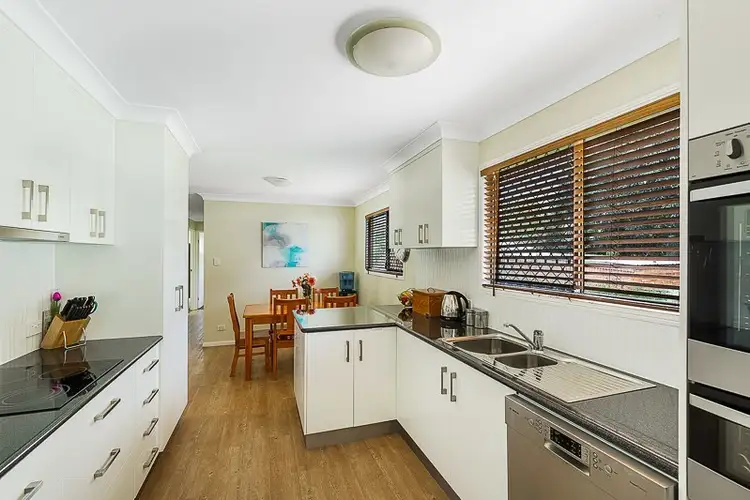 5 Flora Street, Newtown QLD 4350