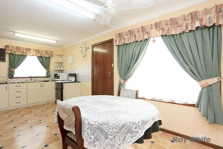 Fifth view of Homely house listing, 11 Earles Court, Clare SA 5453