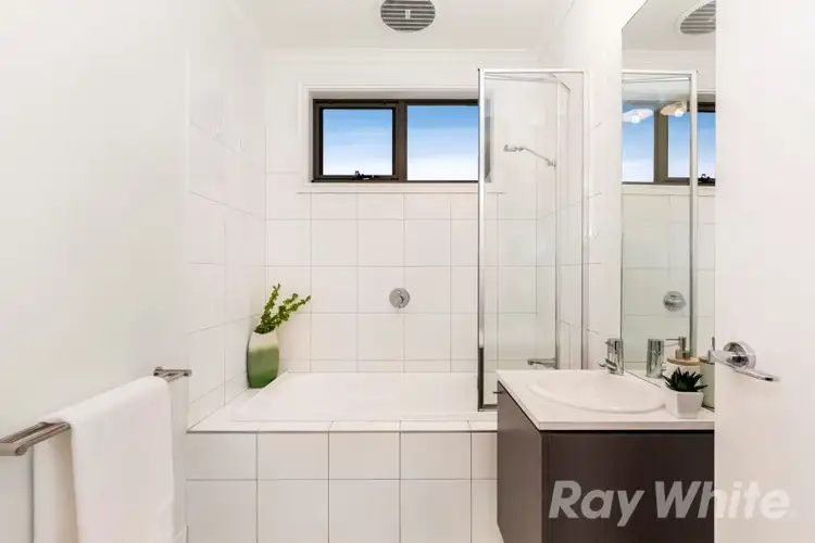 Seventh view of Homely house listing, 2 Kinkora Court, Mulgrave VIC 3170