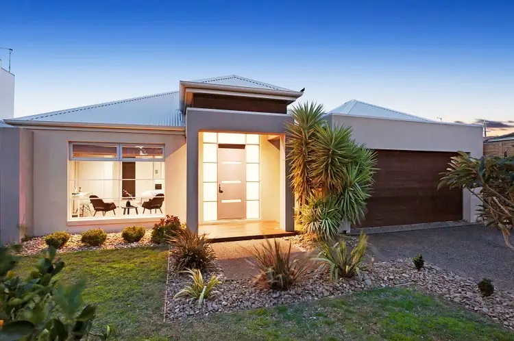 2 Retreat Avenue, Aspendale VIC 3195