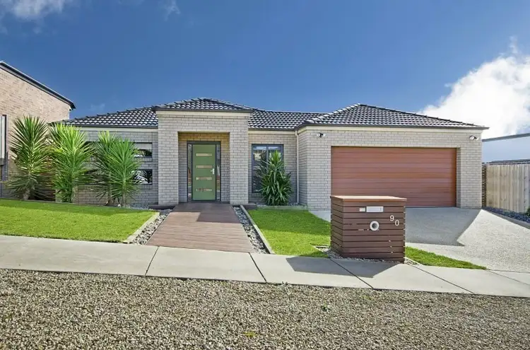 90 Province Boulevard, Highton VIC 3216