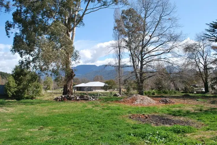 46 Station Street, Porepunkah VIC 3740