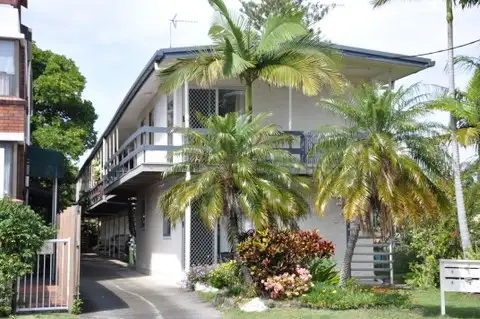 2/8 Robert Street, Labrador QLD 4215