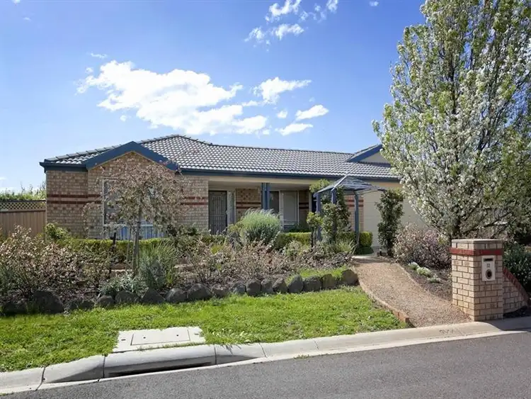 33 Ranfurlie Circuit, Melton West VIC 3337