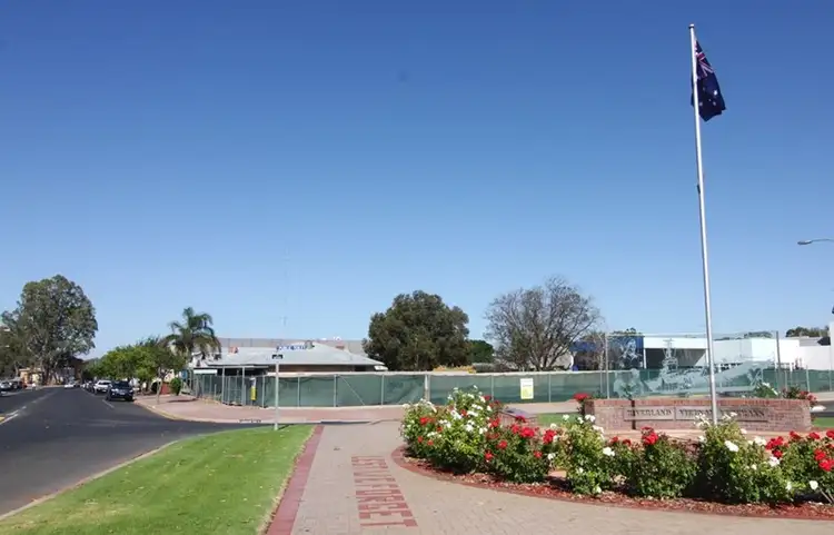1 Vaughan Terrace, Berri SA 5343