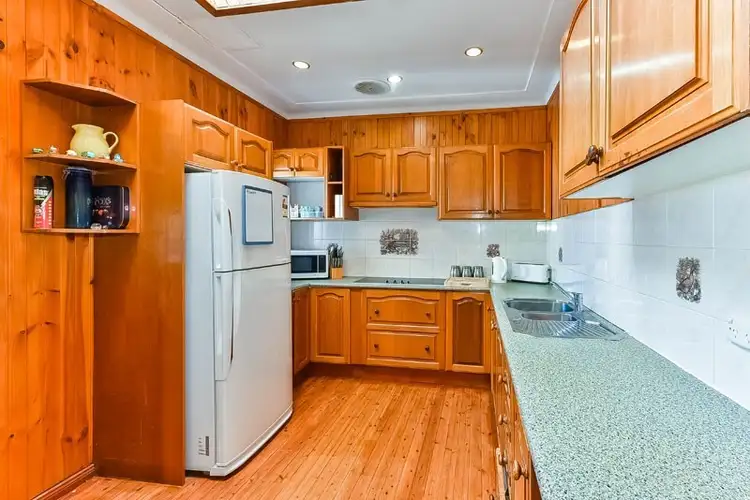 21 Waminda Avenue, Campbelltown NSW 2560