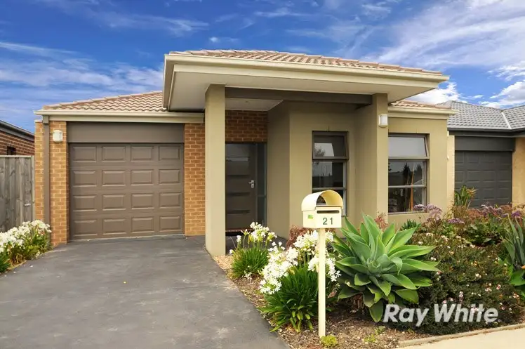 Main view of Homely house listing, 21 Autumn Fields Drive, Cranbourne North VIC 3977