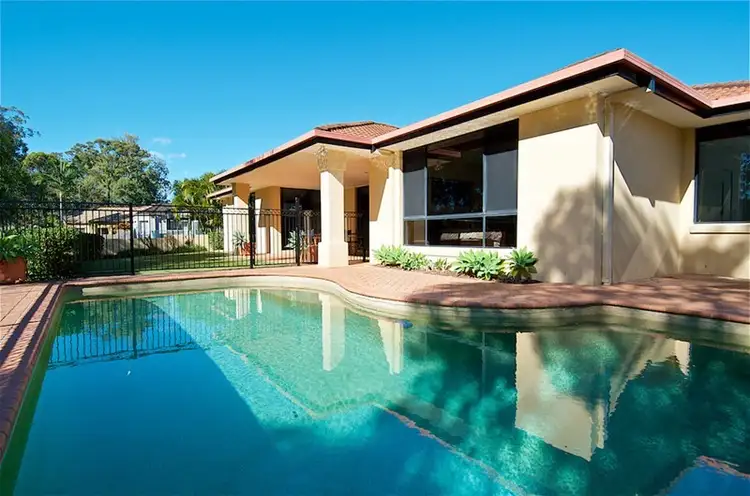 6 Adeliza Court, Arundel QLD 4214