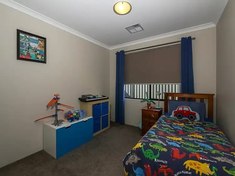 Seventh view of Homely house listing, 8 Seine Mews, Champion Lakes WA 6111