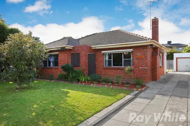 11 Strathearn Avenue, Murrumbeena VIC 3163