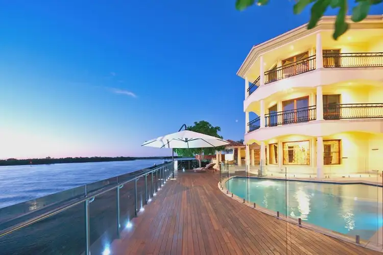 47-49 Knightsbridge Parade West, Sovereign Islands QLD 4216