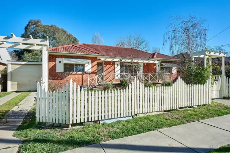 18 Boronia Street, Kooringal NSW 2650