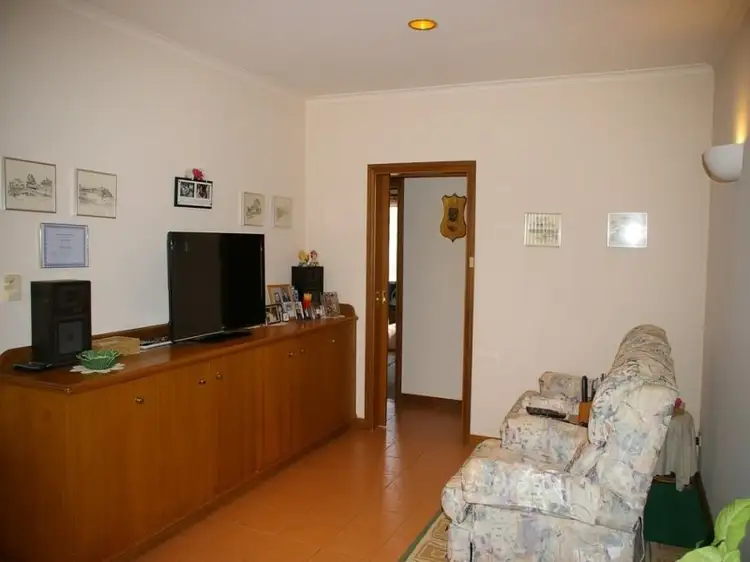 Fifth view of Homely house listing, 2 Cocos Place, Renmark SA 5341