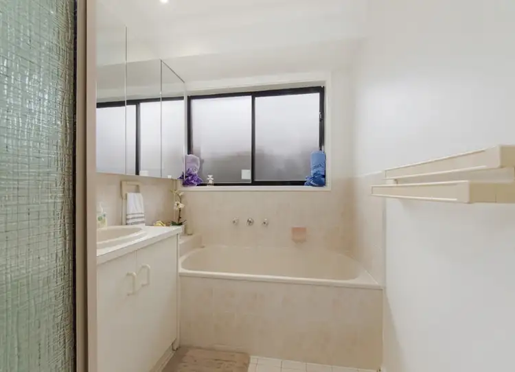 Fifth view of Homely house listing, 8 Kingsmead Close, Sunshine North VIC 3020