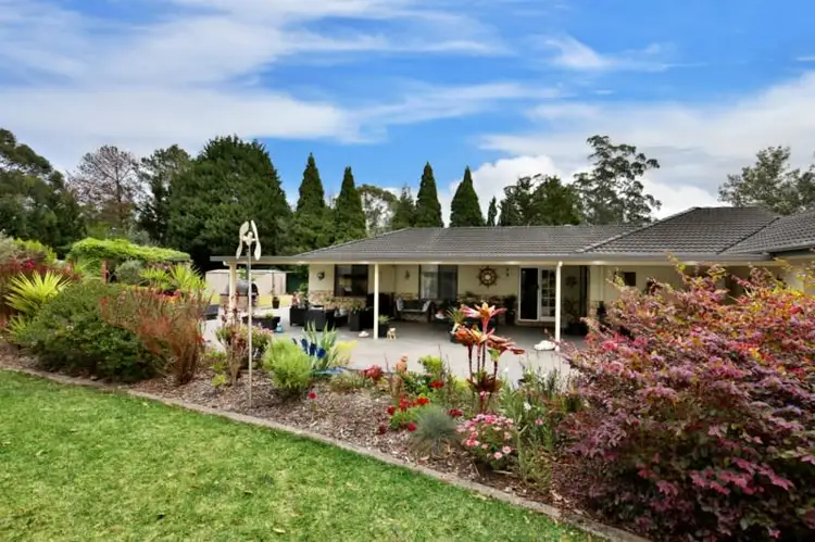 1 Tartarian Crescent, Bomaderry NSW 2541