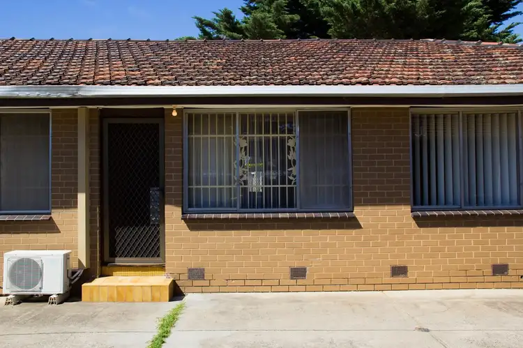 2/112 East Esplanade, St Albans VIC 3021