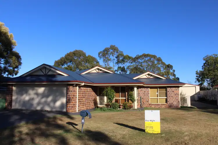 4 McLean Street, Pittsworth QLD 4356