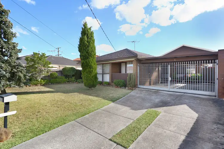 Second view of Homely house listing, 3 Debra Court, Lalor VIC 3075