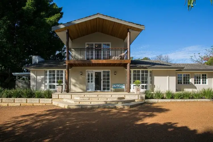 14 Standing Road, Lesmurdie WA 6076