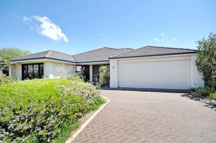 4 Abercrombie Terrace, Ellenbrook WA 6069