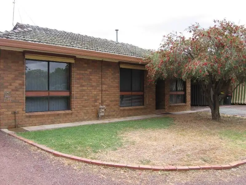 Main view of Homely house listing, 2/13 Hart Street, Rochester VIC 3561