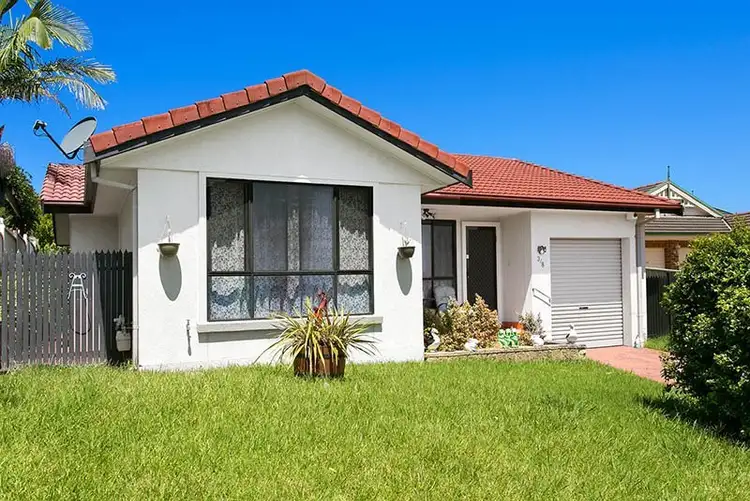 3/8 Wallis Close, Flinders NSW 2529