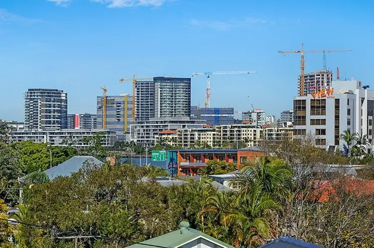 13 Atkinson Street, Hamilton QLD 4007