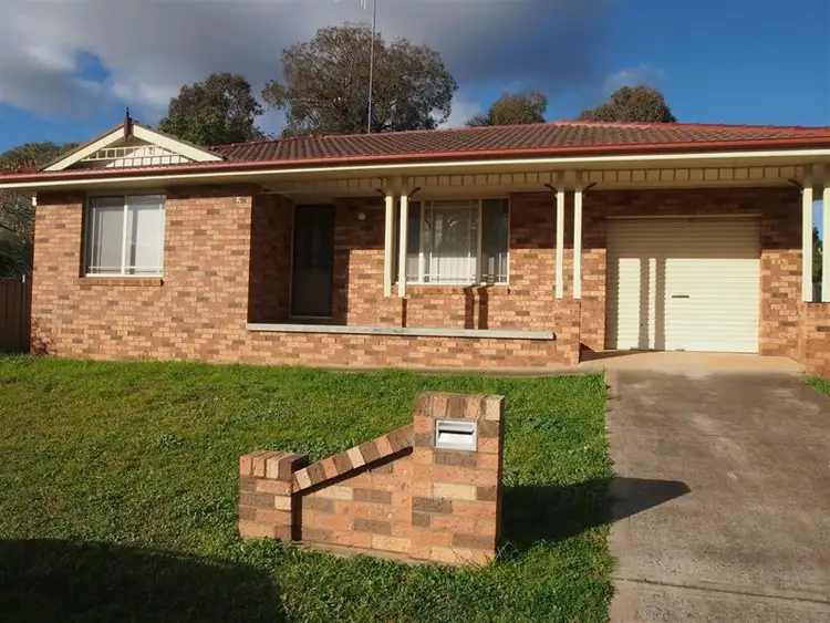 5 Paterson Street, Parkes NSW 2870