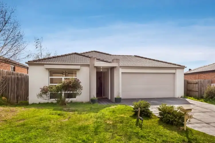 11 Melzak Way, Berwick VIC 3806
