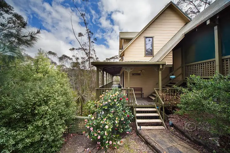4 Carter Lane, Blackheath NSW 2785