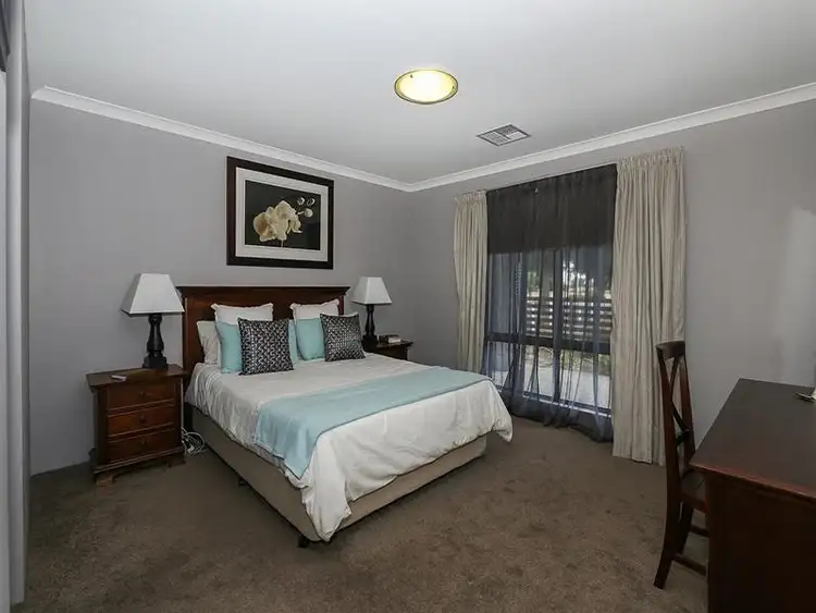 Sixth view of Homely house listing, 8 Seine Mews, Champion Lakes WA 6111