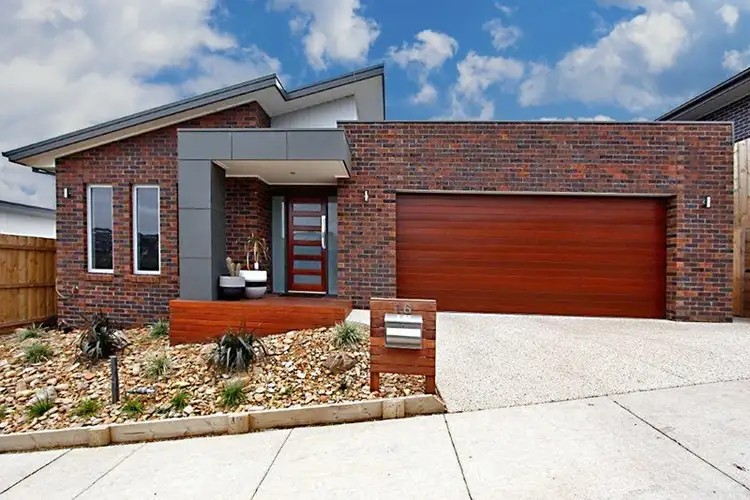 16 Landes Avenue, Highton VIC 3216