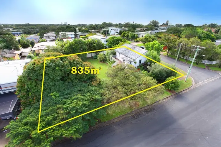 15 Horder Avenue, Labrador QLD 4215