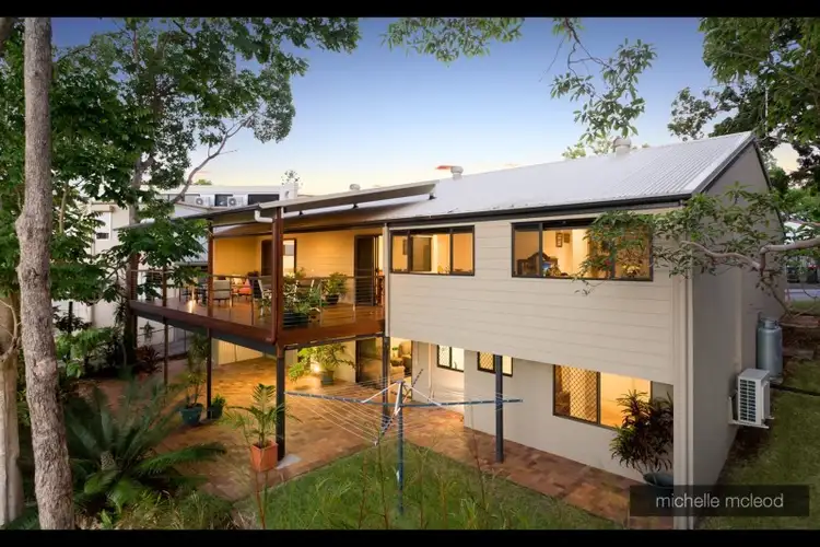 9 Columbia Street, Chapel Hill QLD 4069